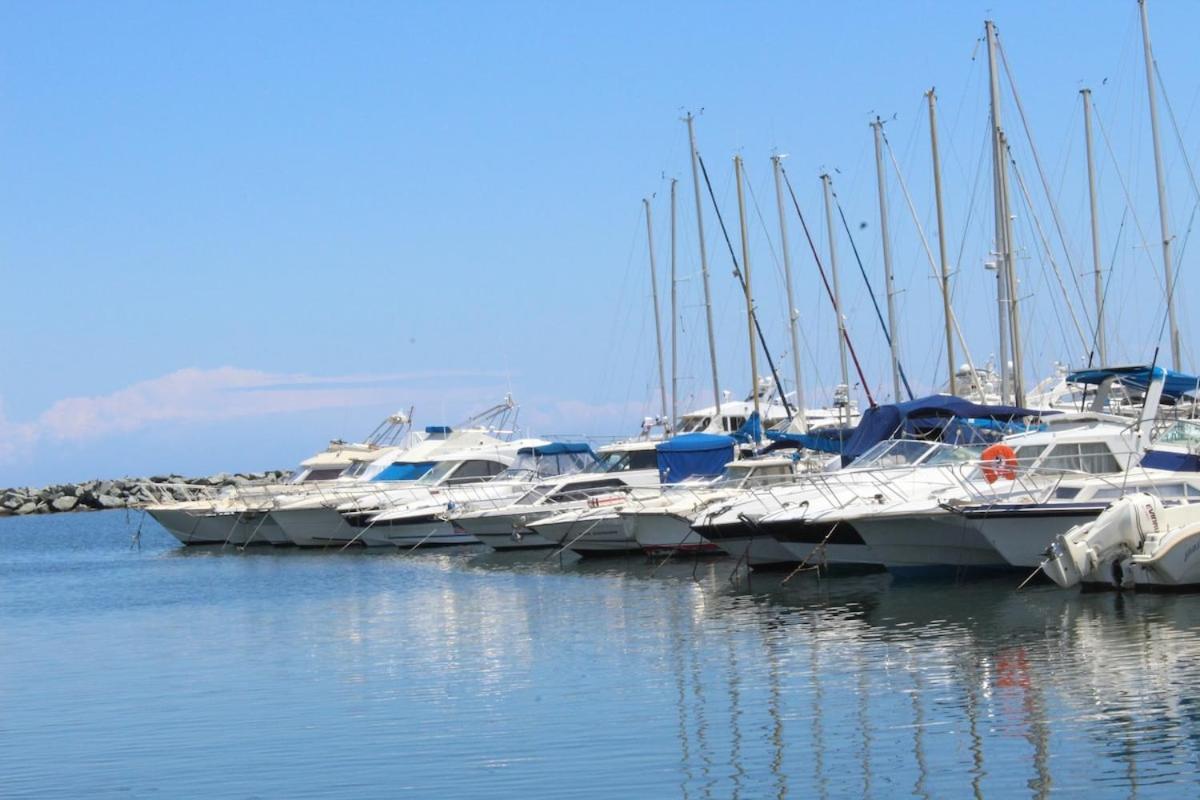 Bord de mer, pieds dans l'eau, vue panoramique Villa ซาน-นิโกเลา ภายนอก รูปภาพ