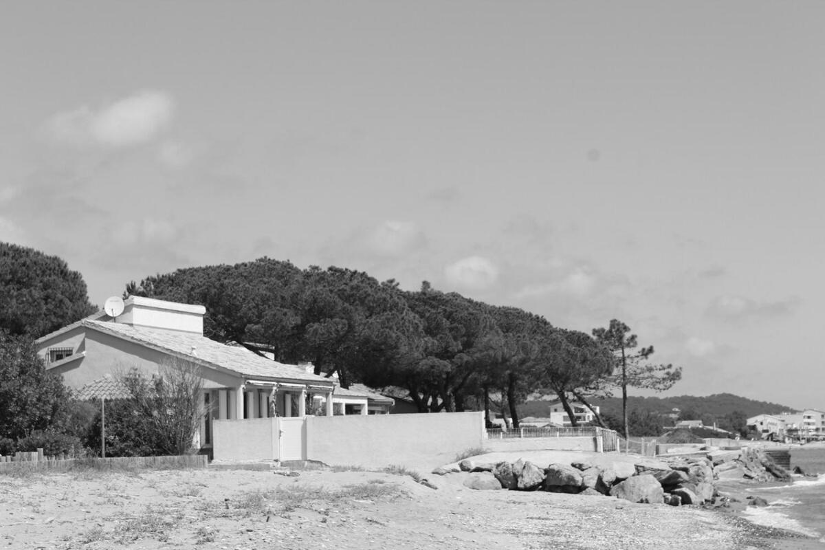 Bord de mer, pieds dans l'eau, vue panoramique Villa ซาน-นิโกเลา ภายนอก รูปภาพ